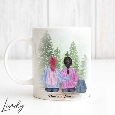 Персонализирана чаша за подарък "Две приятелки на планина"