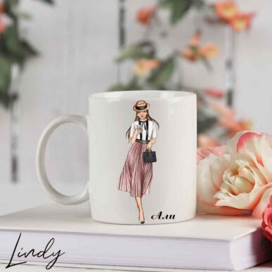 Персонализирана чаша за подарък "Момиче с телефон"