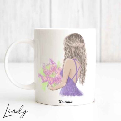 Персонализирана чаша за подарък "Момиче в лилаво"
