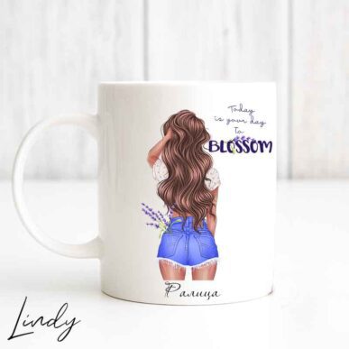 Персонализирана чаша за подарък "Момиче с лавандула"