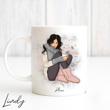 Персонализирана чаша за подарък "Момиче с чаша чай"