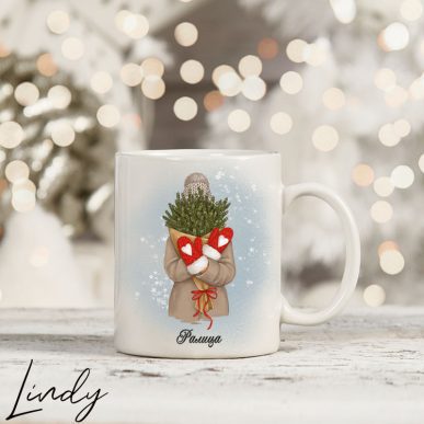 Персонализирана чаша за подарък "Коледно момиче с елхови клонки"