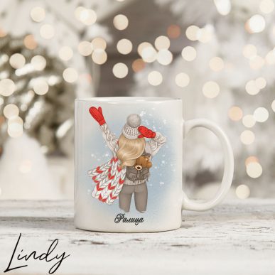 Персонализирана чаша за подарък "Зимно момиче с мече"