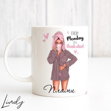 Персонализирана чаша за подарък "Every Monday is a fresh start"