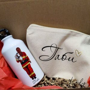 Подаръчна кутия Lindy  комплект от козметична чантичка и бутилка | Lindy Design | Чаша за подарък | Чаша по поръчка Подаръчна кутия Lindy   комплект от козметична чантичка и бутилка