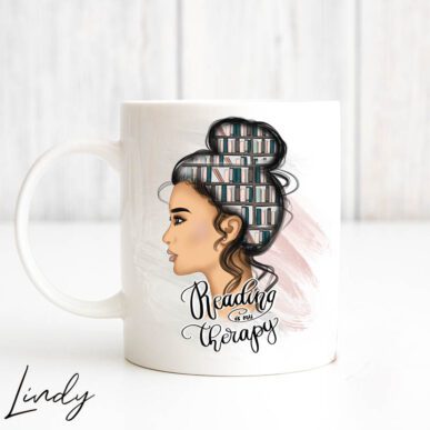 Персонализирана чаша за подарък "Reading is my therapy"