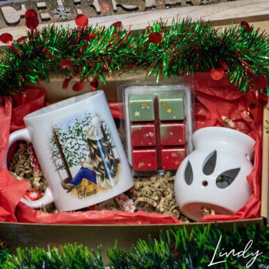 Коледен подаръчен комплект от чаша, ароматно восъчно шоколадче и арома лампа