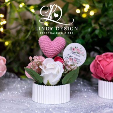 Керамична кашпа, декорирана със сапунени рози, подарък за 8-ми ма