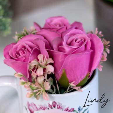 Декорация със сапунени рози към керамична чашка